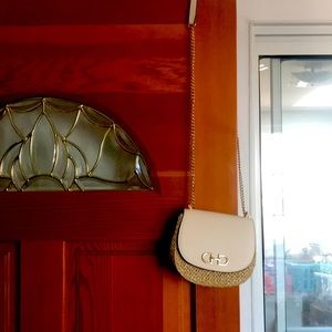 Great purse to add to your outfit